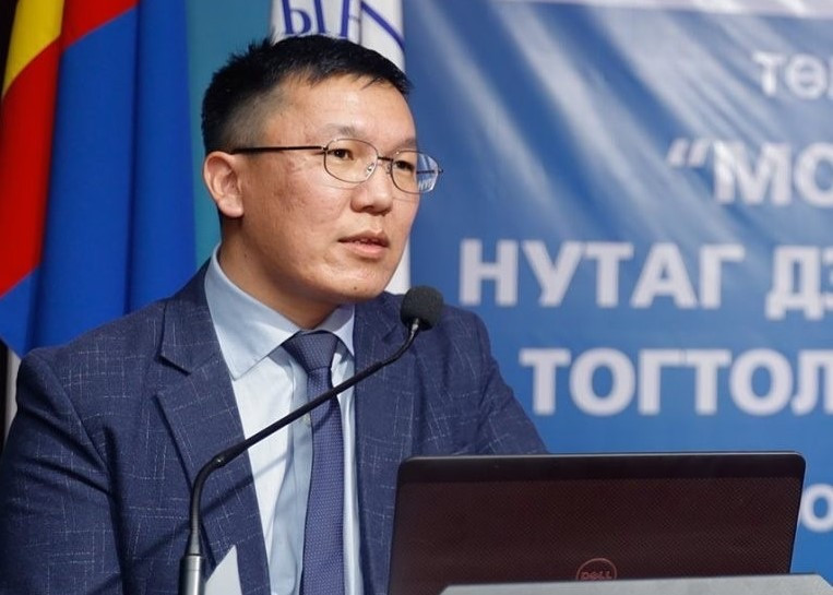 Хуульч Л.Галбаатар: Эрүүгийн хуульд оруулах гэж буй “Гүтгэх” заалт албан тушаалтныг хамгаалсан “далд” заалтуудтай байна